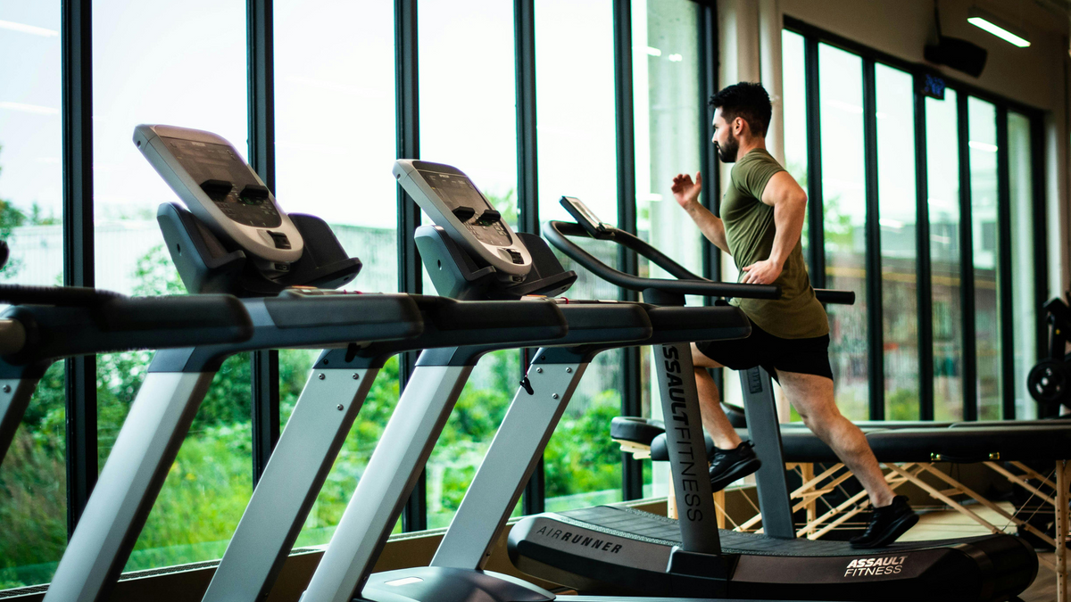 Treadmill vs. Outdoor Running — Which Is Better for You?